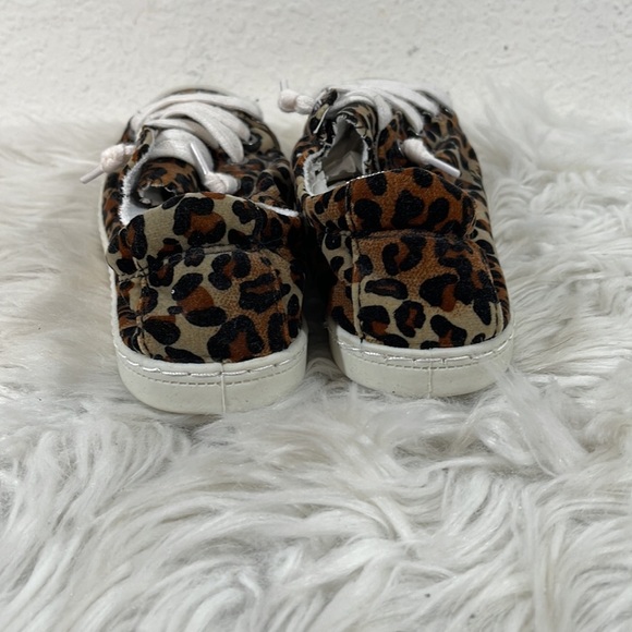FOREVER COMFORT Leopard Comfort Slip On Round Toe Flat Sneaker Shoes Size 8 NEW - Picture 5 of 12